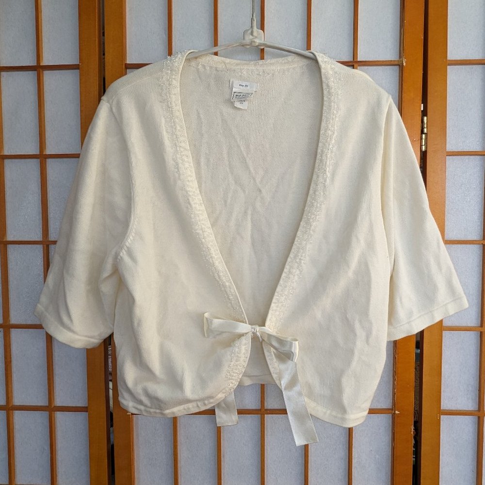 Simple white ribbon-tie shrug - Picture 9 of 9